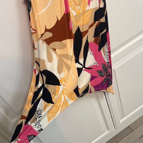 Colorful Sleeveless Women's Top - Picture 4 of 5